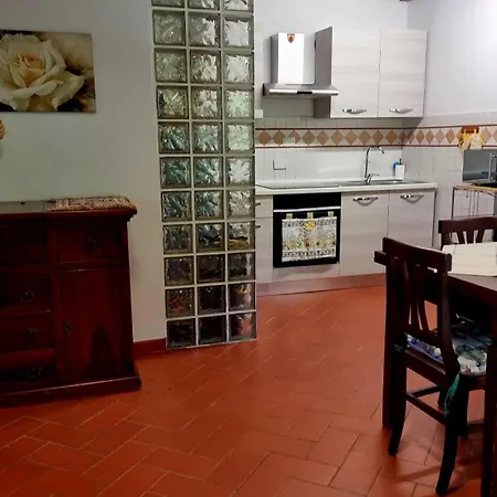 La Piccola Oasi Con Parcheggio アパート