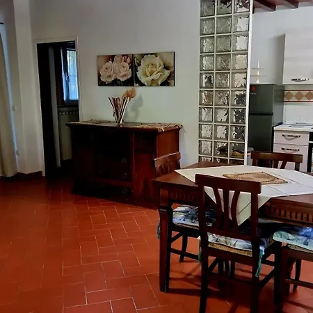 La Piccola Oasi Con Parcheggio アパート